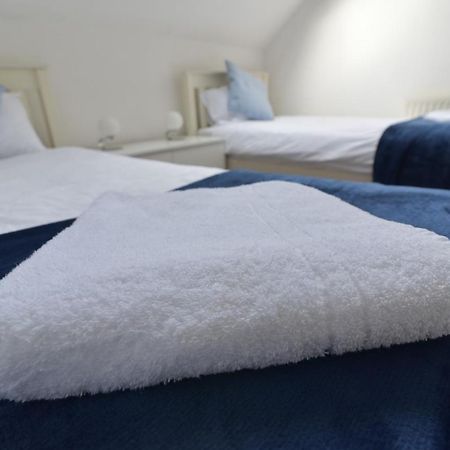 Beach Central With Allocated Parking And Patio Brighton Luaran gambar