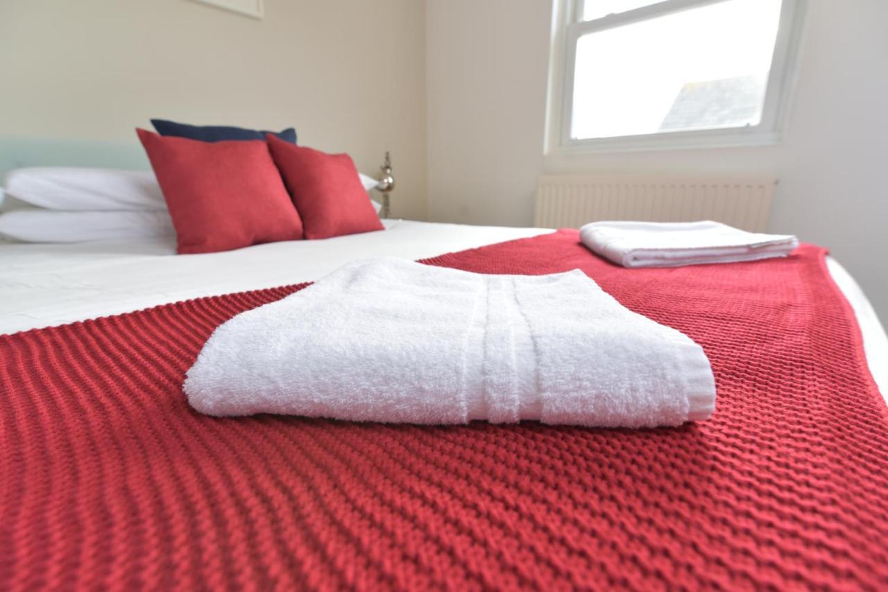 Beach Central With Allocated Parking And Patio Brighton Luaran gambar