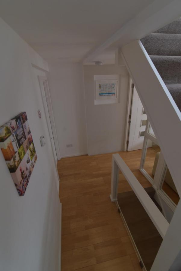 Beach Central With Allocated Parking And Patio Brighton Luaran gambar
